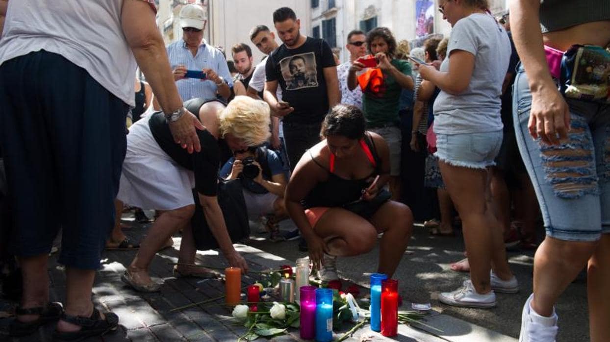Ambiente en las Ramblas el día después de los atentados yihadistas en Barcelona