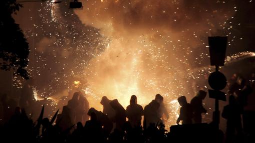 Imagen de archivo de los fuegos en la noche de «La Cordà»