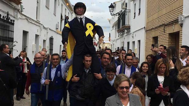 La Fiscalía no ve incitación al odio en la quema de un muñeco de Carles Puigdemont