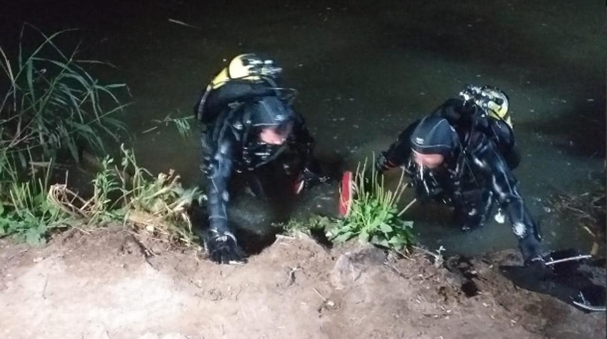 El GEO de la Policía Nacional trabaja en el Henares para rescatar el cuerpo del hombre