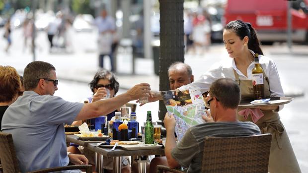 El paro baja en 4.900 personas en el segundo trimestre en Castilla y León