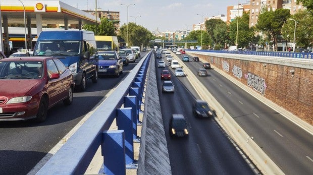 Plaza Elíptica, epicentro de la polución: «Gobiernan para el centro, pero a los barrios nos abandonan»