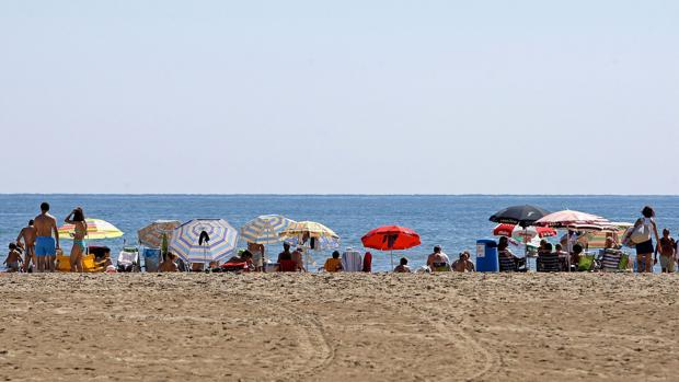 Cierran al baño la playa de las Fuentes de Alcossebre tras detectar contaminación de origen fecal