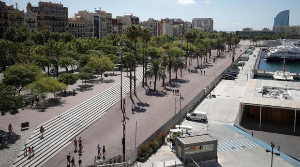 Operación policial contra el top manta en el centro de Barcelona