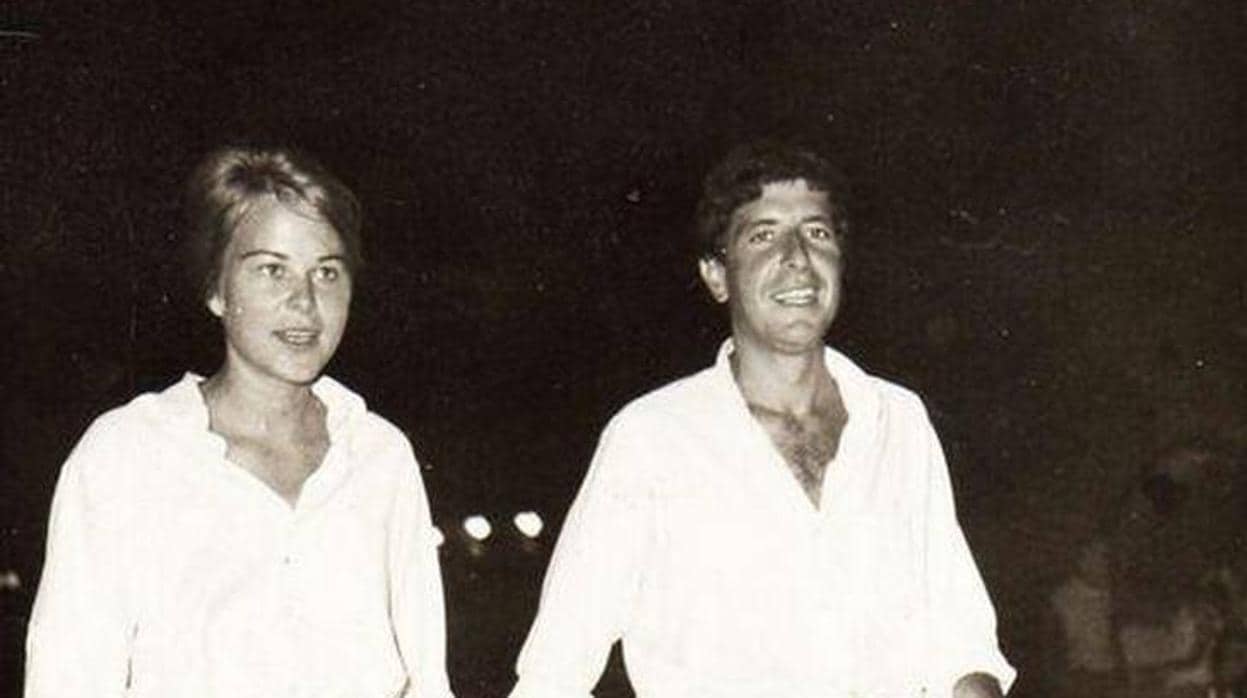 Leonard Cohen y Marianne Ihlen, paseando por Hydra