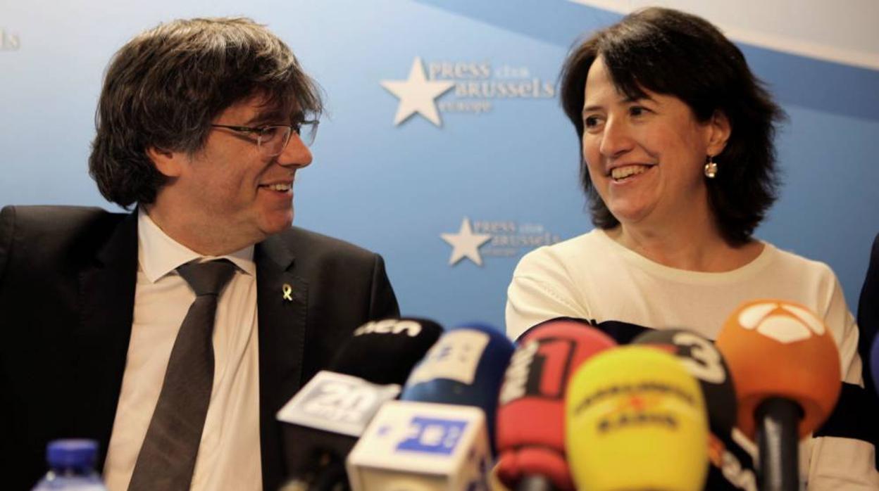 Carles Puigdemont y Eliseda Paluzie, en Bélgica