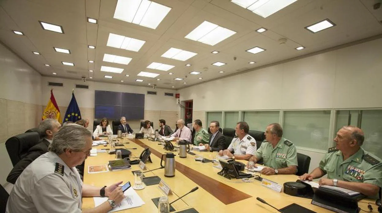 Reunión de Mrlaska con la cúpula de su ministerio y mandos policiales