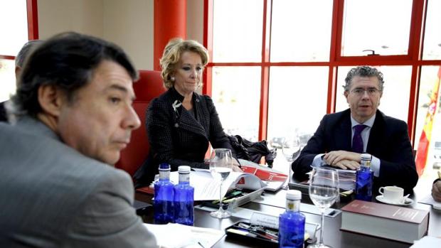 Anticorrupción cifra en 25 millones de euros el dinero desviado por el PP de Aguirre desde las Consejerías