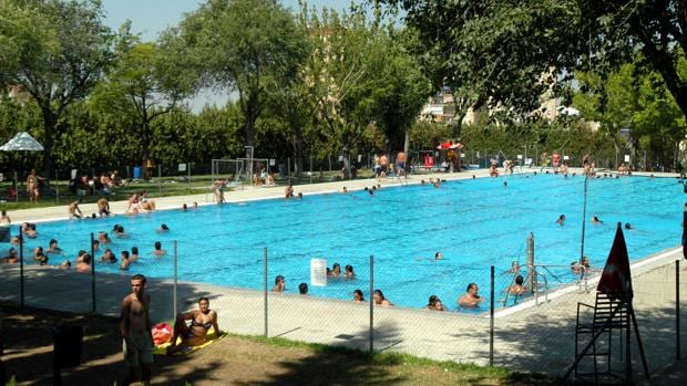 El escatológico reto viral del verano: «hacer caca» en piscinas públicas