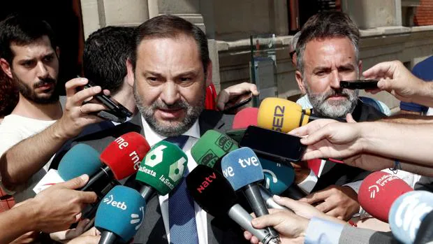 Ábalos confirma que «el PSOE tiene una agenda muy avanzada» con el PNV de cara a un acuerdo de investidura