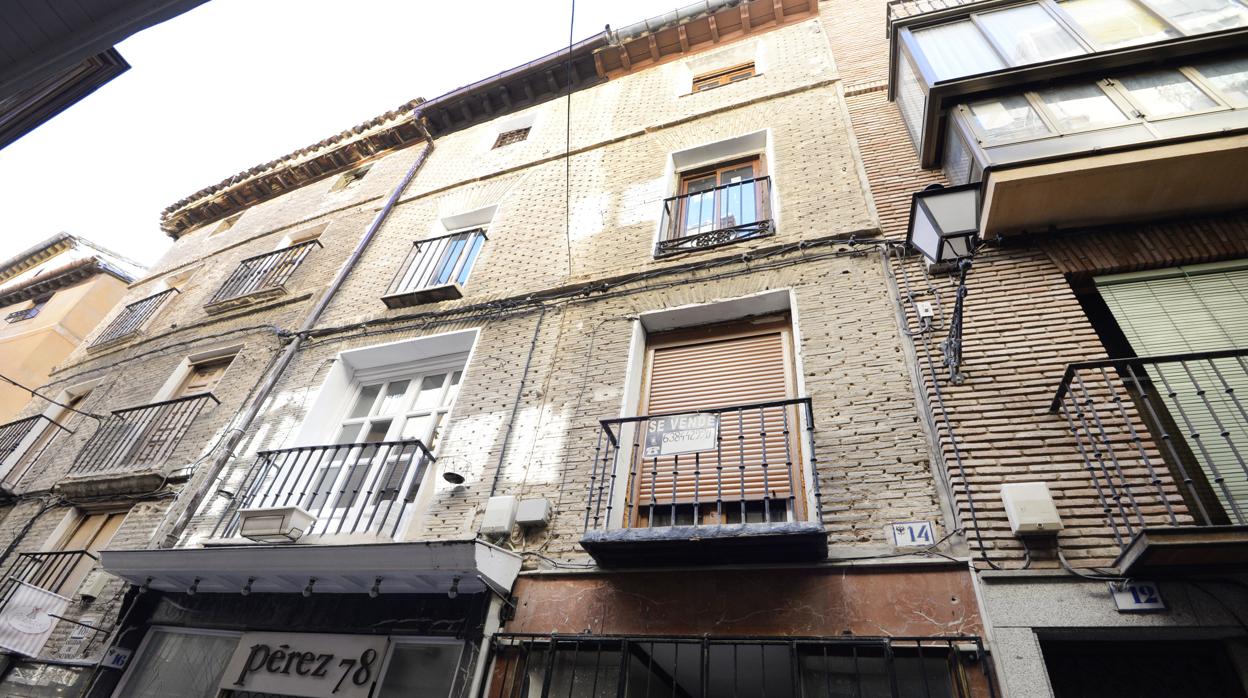 Imagen de archivo de un bloque de viviendas en el casco histórico de Toledo