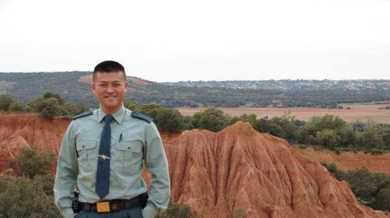 El primer guardia civil de origen chino: «Mi pasión es España»
