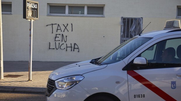 El Ayuntamiento flexibilizará el taxi para que pueda competir «en igualdad de condiciones» con los VTC