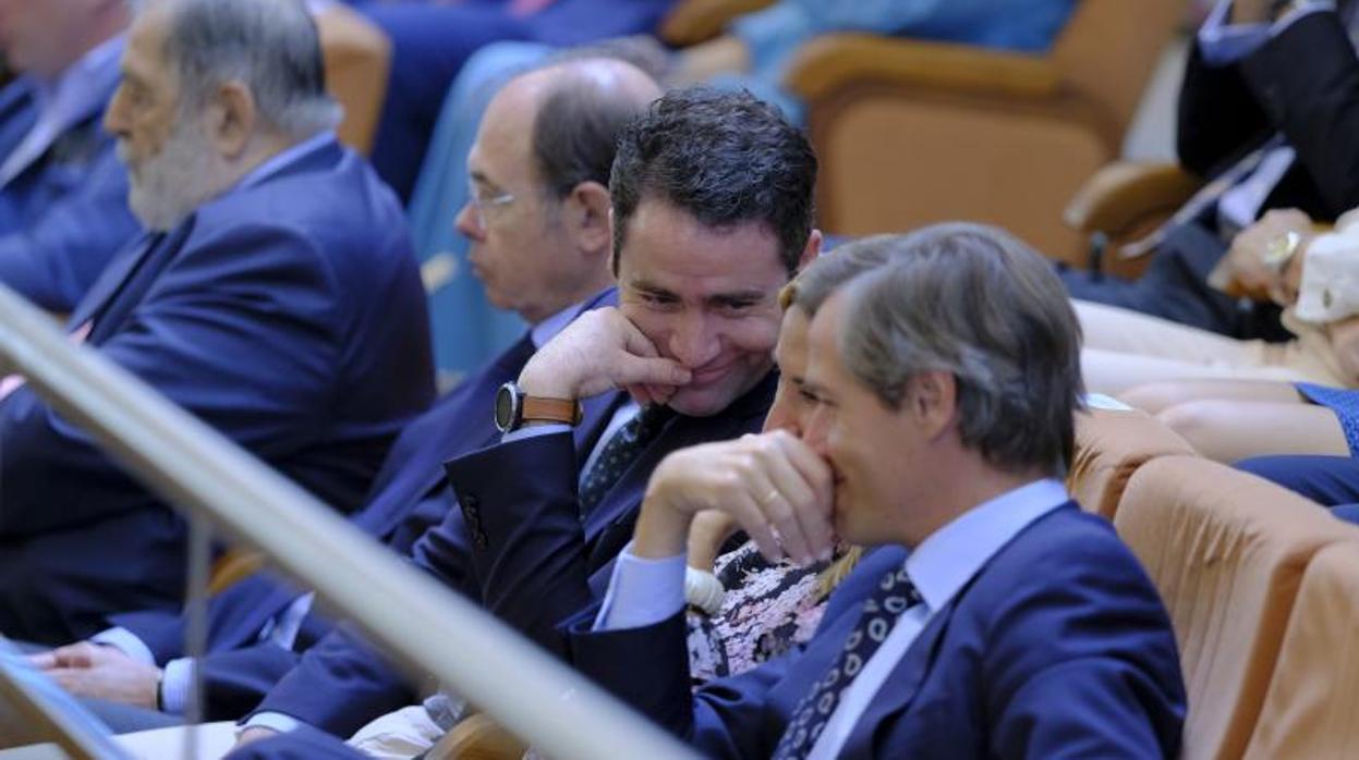 García Egea, con Beltrán y Terol, en la Asamblea de Madrid