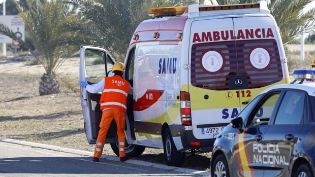 Un motorista muere tras colisionar contra un autobús en Alicante