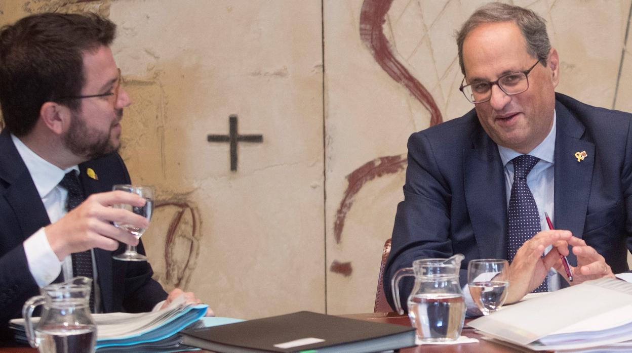 Quim Torra en una reunión en la Generalitat