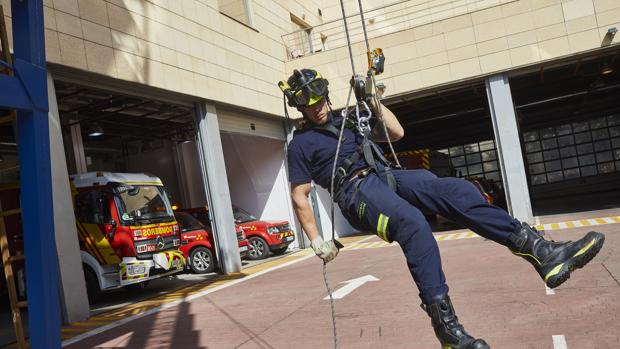 El día a día en un Parque de Bomberos: «Aquí vivimos todos como una familia»