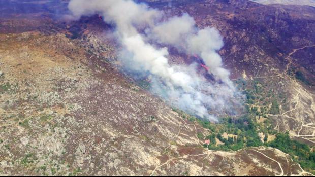 Rebajan a nivel 0 el incendio de Navalacruz (Ávila)