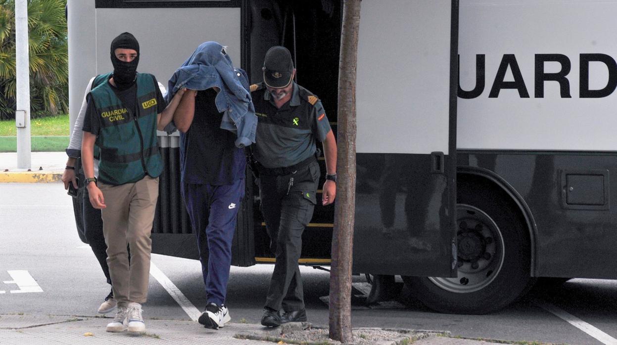 Uno de los nueve detenidos durante el paso a disposición el miércoles del juzgado de Vilagarcía