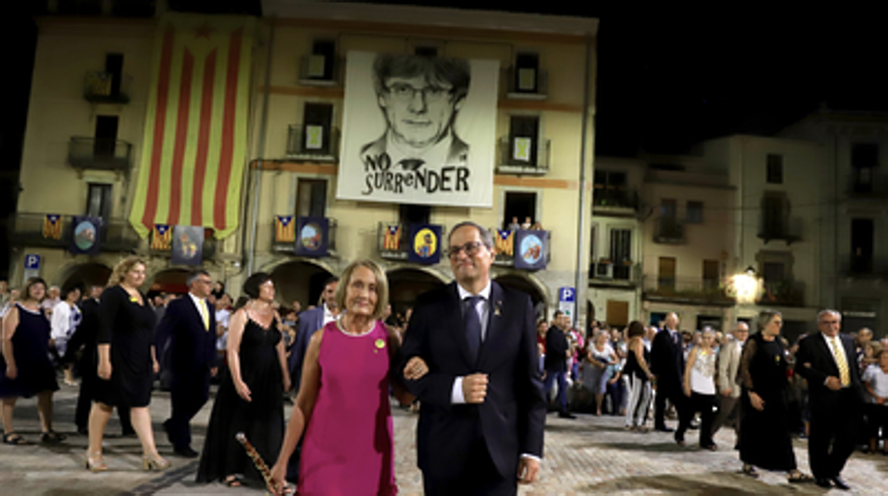 Quim Torra, con la alcaldesa de Amer