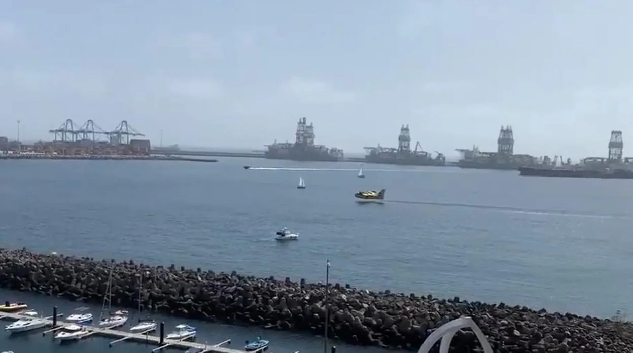 Descontrol portuario con los «apagafuegos» de Canarias