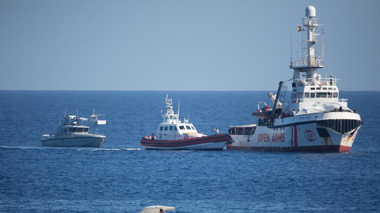Desde el Gobierno de España se informaba que se había ofrecido al Open Arms desembarcar en Algeciras