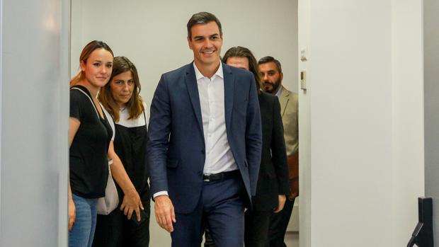 El PSOE responde a Podemos que ve «inviable» el Gobierno de coalición