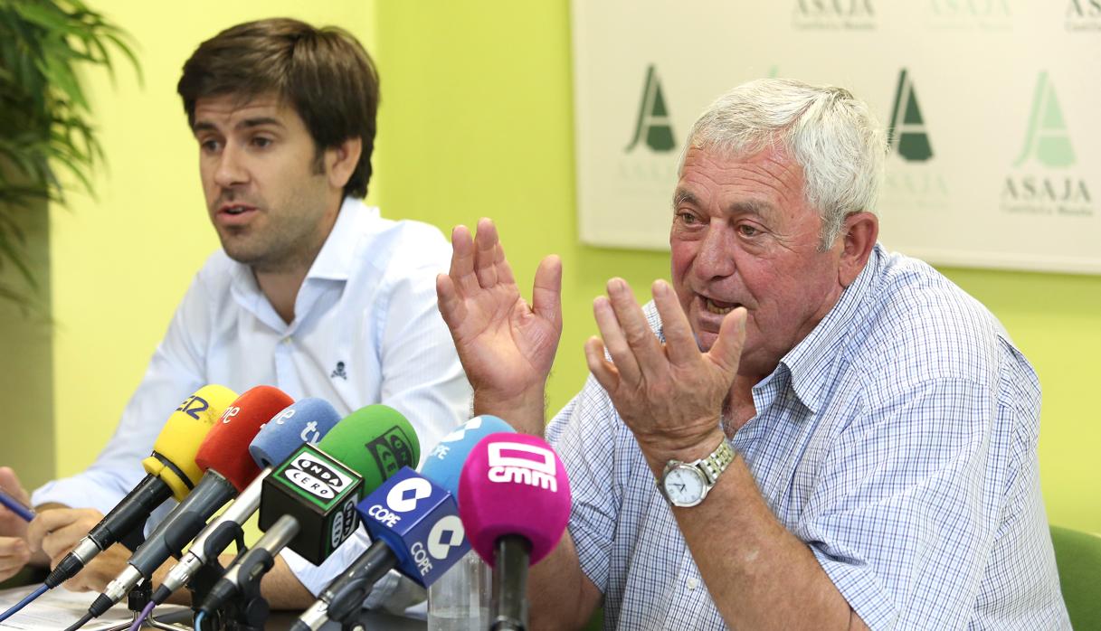 Fernando Villena, presidente de Asaja, junto a Arturo Serrano, secretario general técnico