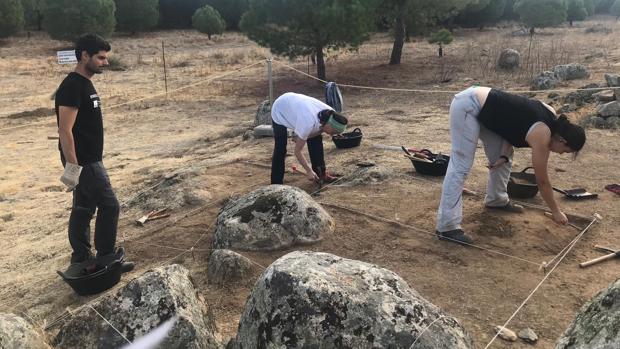 En marcha las excavaciones para datar el posible crómlech de Totanés