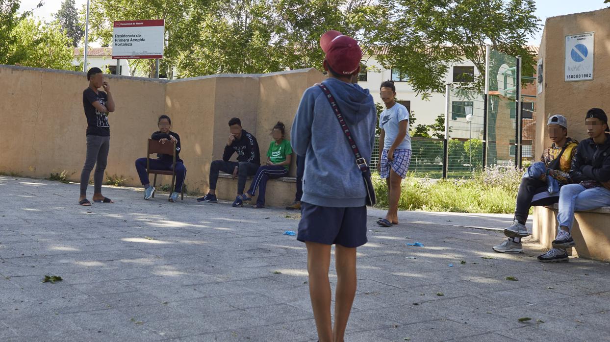 Menores inmigrantes no acompañados, en el centro de primera acogida de Hortaleza