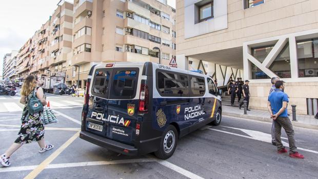 Descubre en una tienda a una ladrona vendiendo la silla de ruedas de 3.000 euros de su hijo