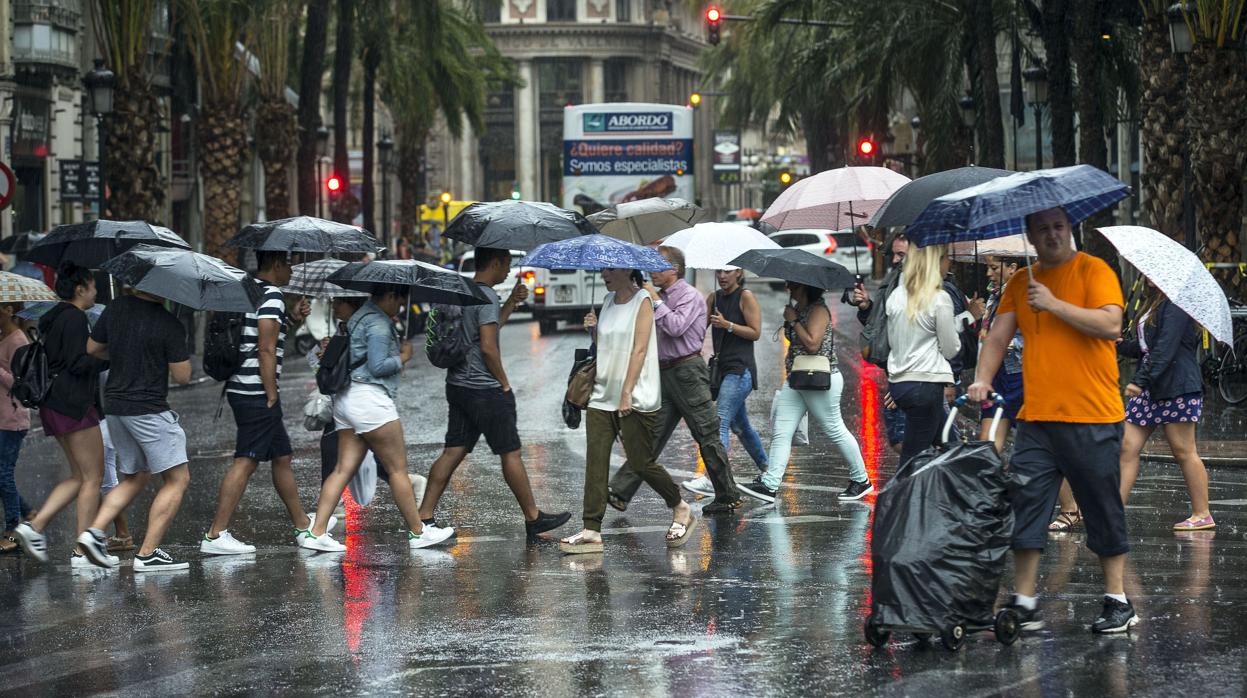Imagen de archivo de el centro de Valencia un día de lluvia en verano