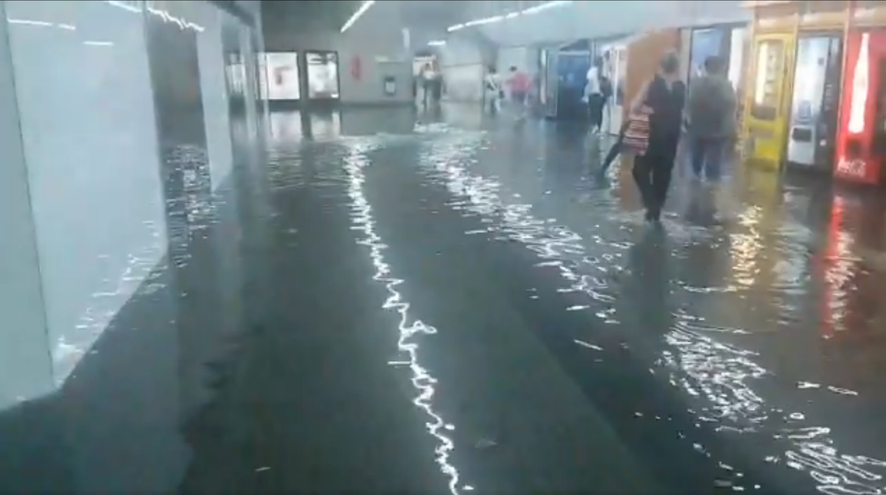 Imagen de la estación de Espanya en el metro de Barcelona