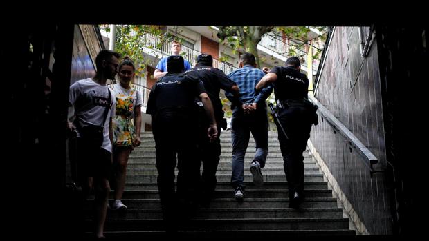 Policía Nacional y Mossos, juntos en Barcelona contra los carteristas