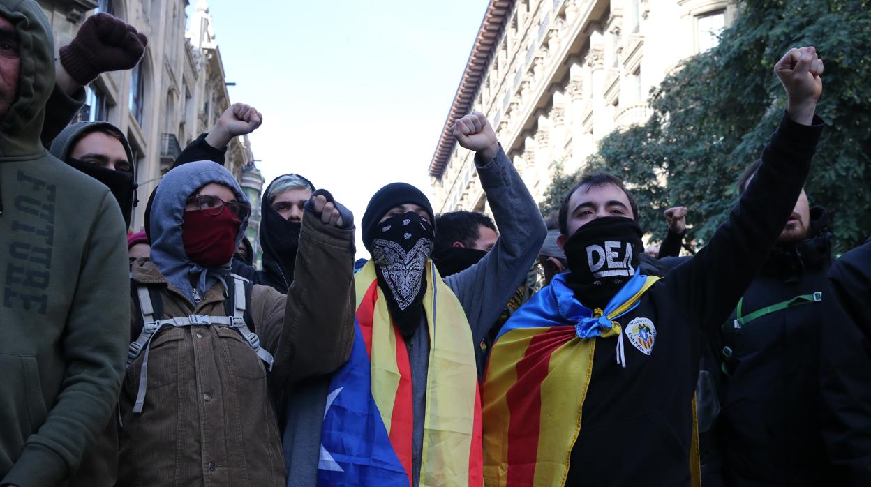 Manifestaciones en contra de la celebración del consejo de ministros del gobierno del PSOE, presidido por Pedro Sánchez, en Barcelona