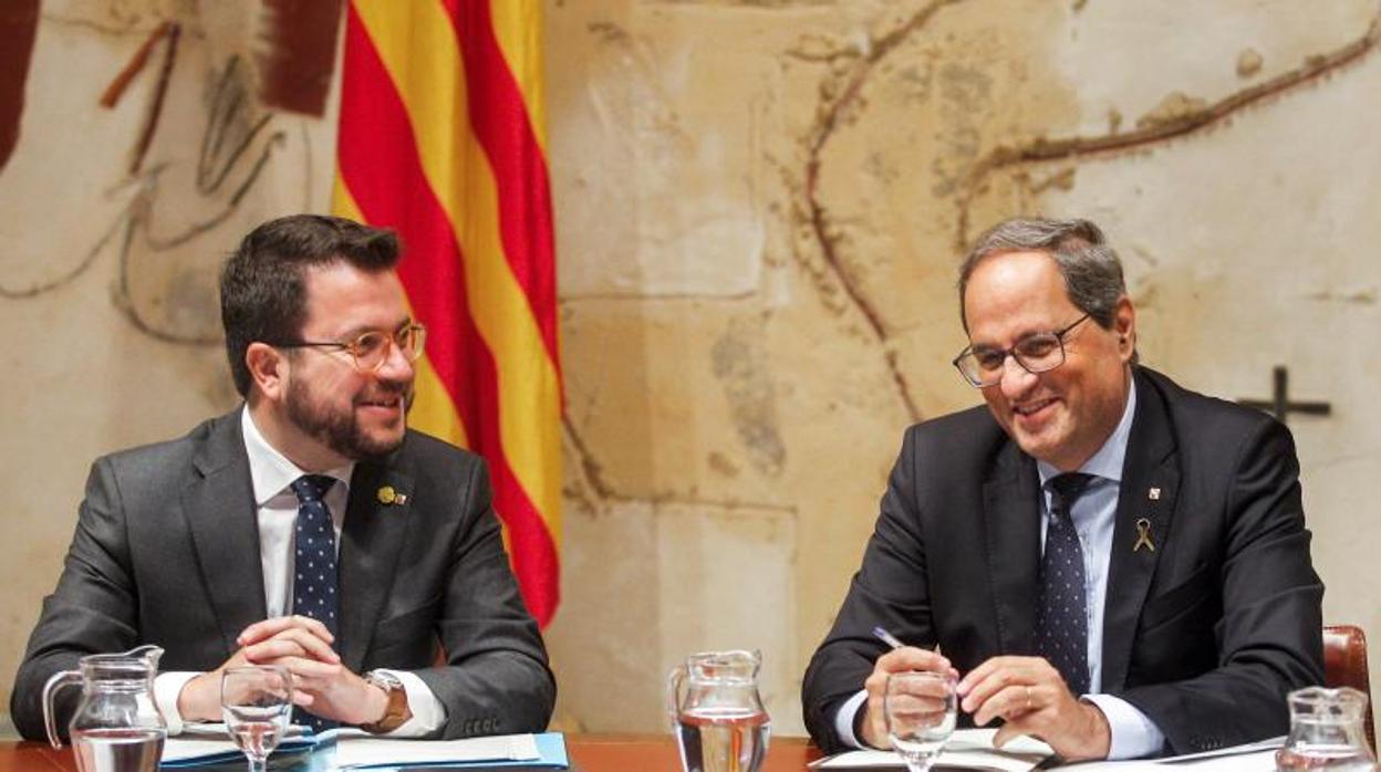 Aragonès y Torra, durante la reunión del Govern del pasado martes