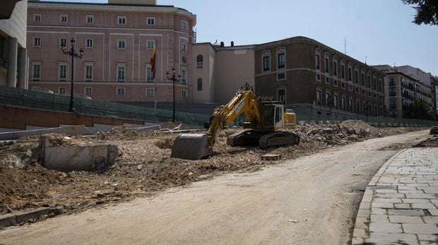 Las caballerizas de Felipe II halladas en Bailén pueden retrasar y encarecer las obras de Plaza de España