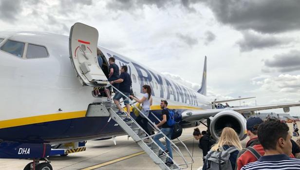 El Gobierno de Canarias pide datos a Ryanair por mail