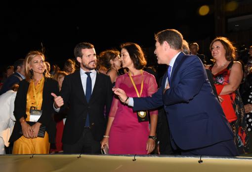 Page conversa con Pablo Casado y la ministra de Turismo, Reyes Maroto