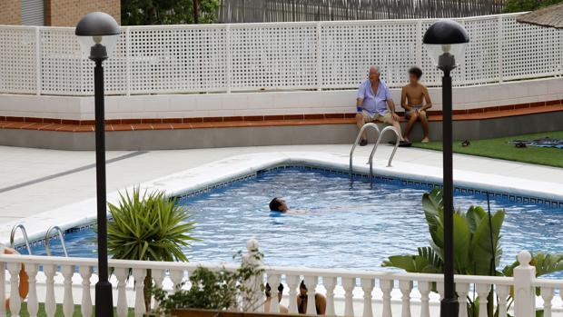 Una niña de año y medio muere ahogada en una piscina de Montserrat