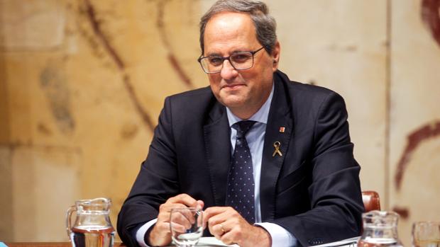 Quim Torra ya tiene fecha para el juicio por no retirar los lazos amarillos de la Generalitat