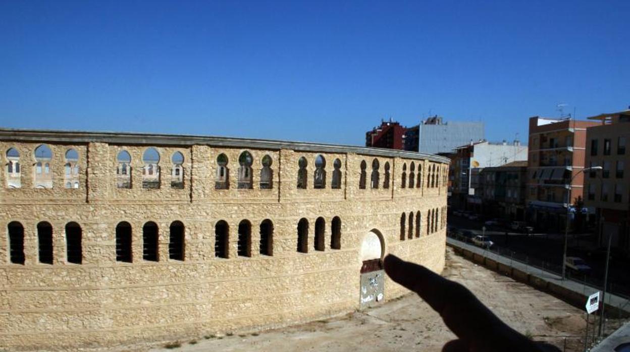 La plaza de Toros de Villena, durante su remodelación