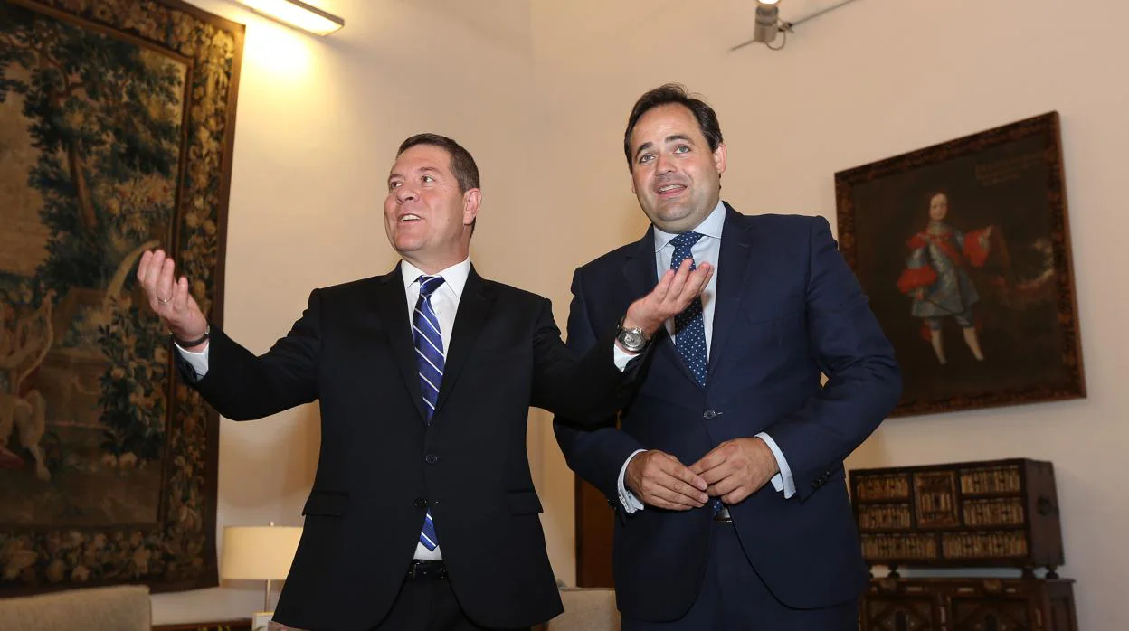 Emiliano García-Page, junto al presidente regional del PP, Paco Núñez