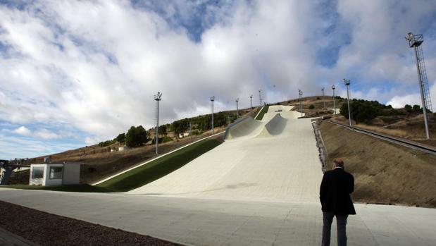 La Fiscalía cree que los presuntos delitos de malversación y prevaricación de Meseta Ski no han prescrito