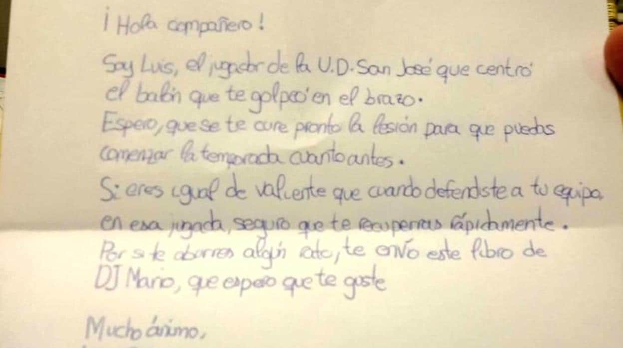 La conmovedora carta de un niño futbolista a otro al que lesionó en un partido