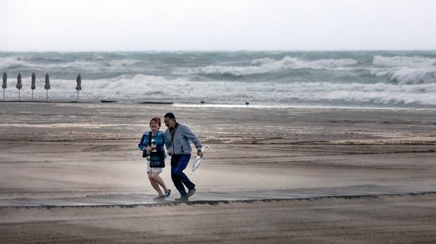 Gota fría: alerta roja para este jueves por la DANA que dejará lluvias de 180 litros en Valencia, Alicante y Murcia