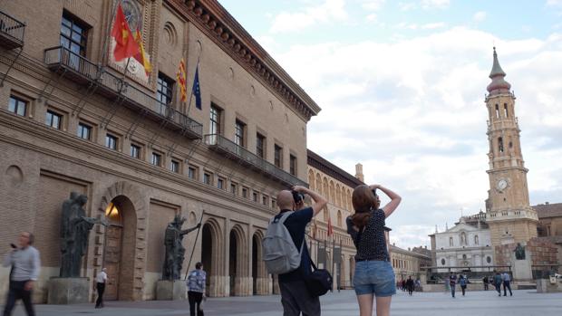 Agujero de 37 millones en el Ayuntamiento de Zaragoza tras ser condenado 23 veces por moroso