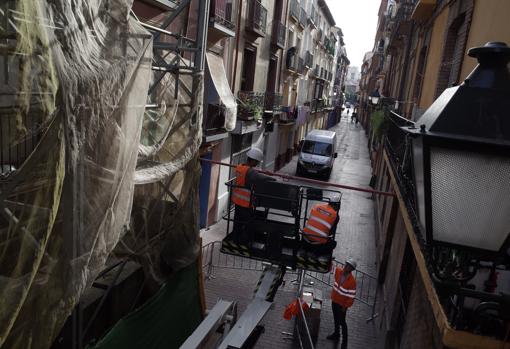 La fachada, vista desde la calle Pignatelli