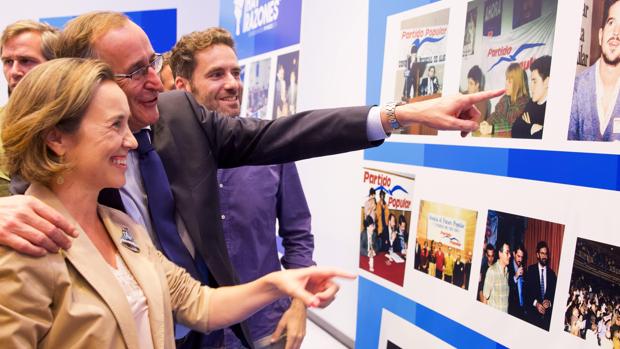 Sémper responde: «Mientras algunas caminaban sobre mullidas moquetas, otros nos jugábamos la vida»