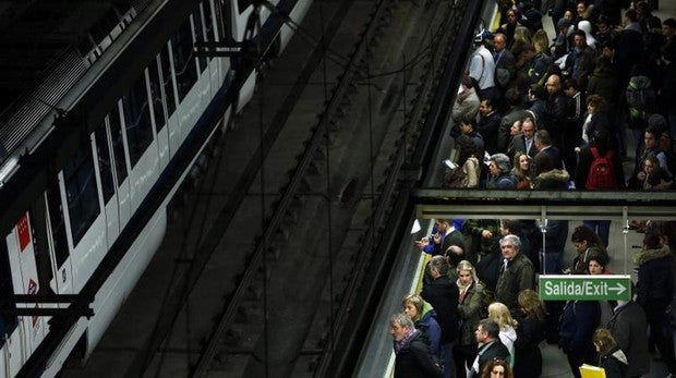 El reto de Garrido: más Metro, mejores accesos por carretera, «parkings» disuasorios y regular las VTC